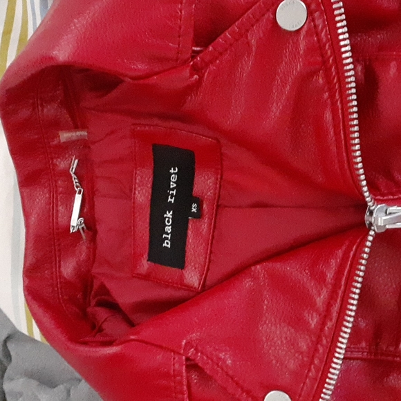 Black rivet leather jacket - Picture 3 of 3